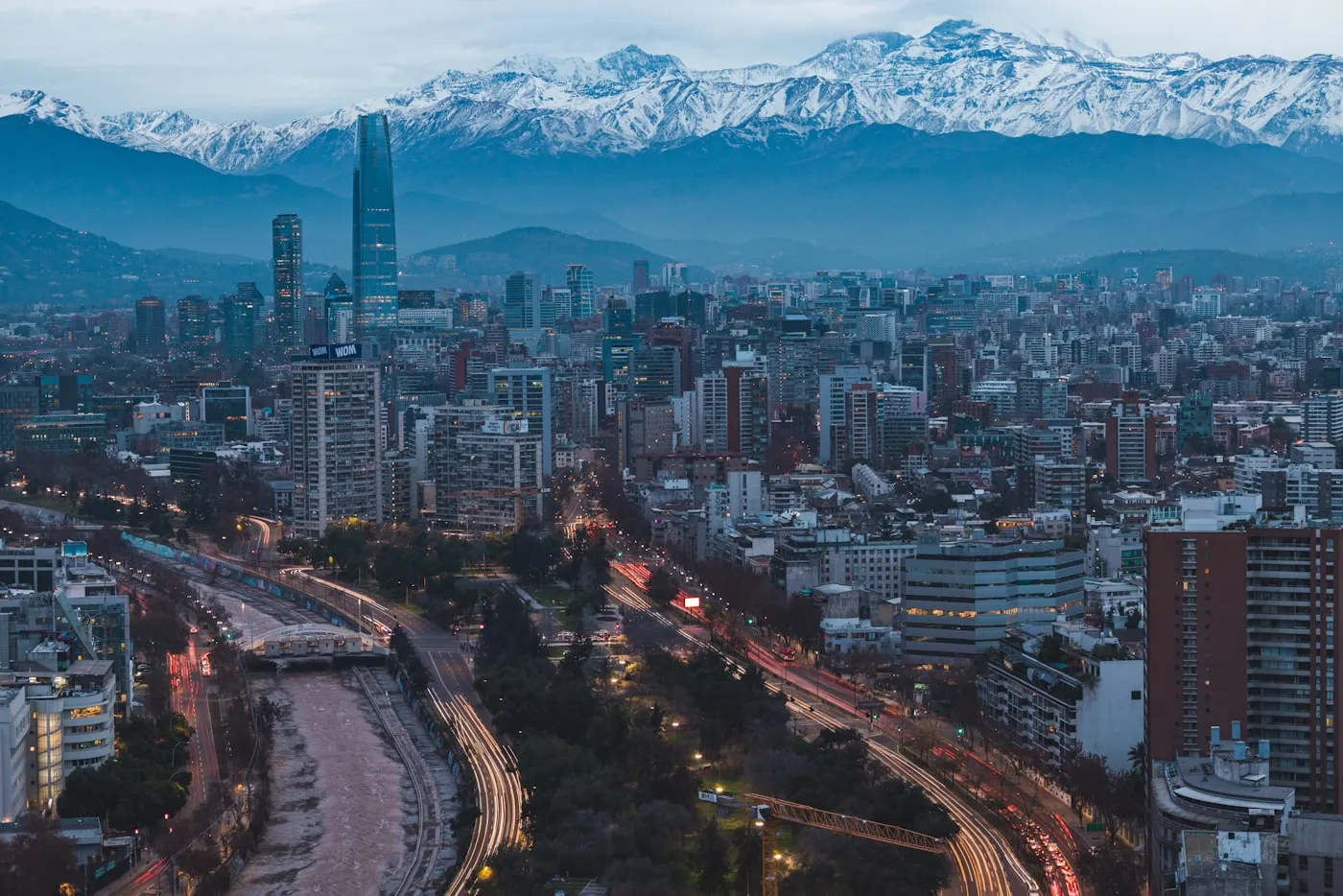 Vista de Santiago de Chile con la cordillera de los Andes al fondo